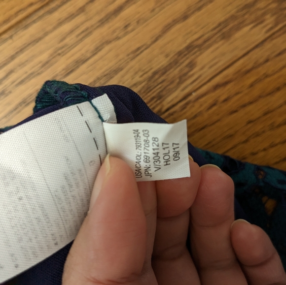 Banana Republic Two-Tone Lace Pencil Skirt Size 0 green/navy - Picture 9 of 10